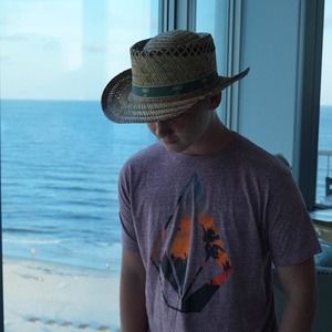 Meet your Posher, Gavin